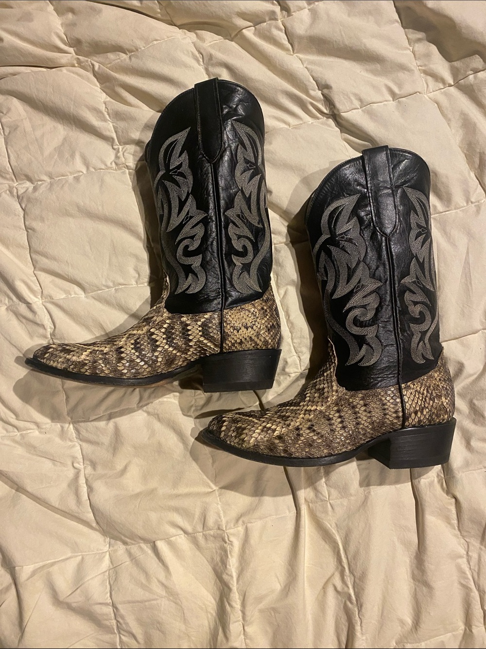 Black Leather , white and gray Snake Skin Western Boots - Picture 3 of 9